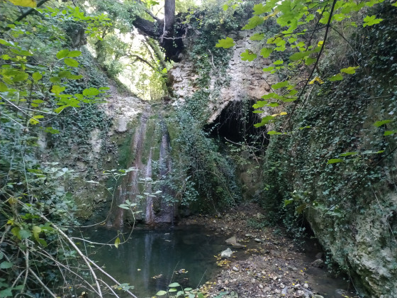 A faire Les Balcons de Manosque la Grotte Bleue et la crête du