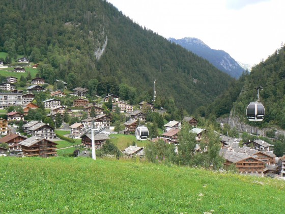 la clusaz tour du village