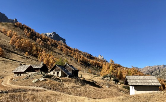 La Chapelle Sainte-Appolonie et les Chalets du Queyrellin