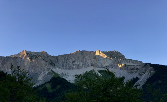 La Rama et la Tête de Vachères au lever du soleil