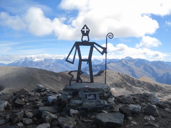 La statut de St Eloi au sommet du grand taillefer