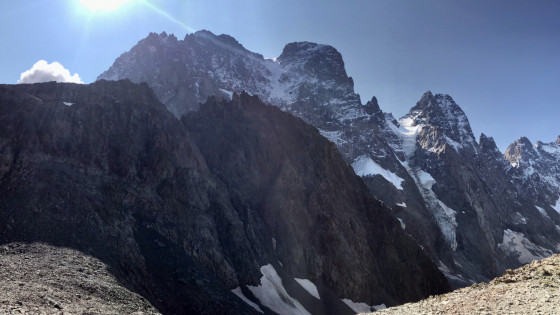 Le petit plateau précédant l'arête à 3000m