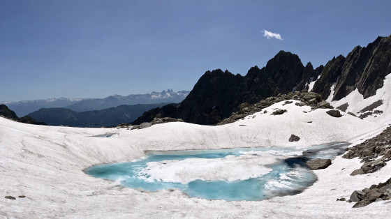 Les Lacs de la Valette devant les Aiguilles d\'Arves