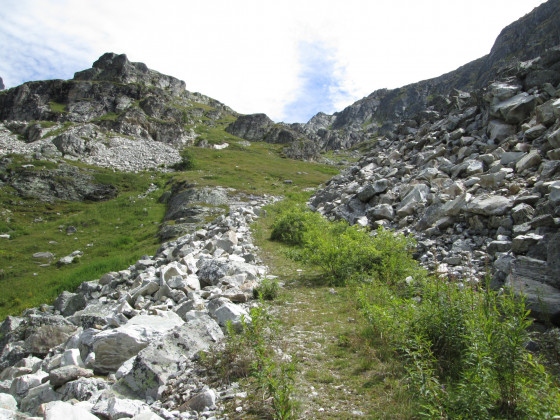 Montée dans les pierriers