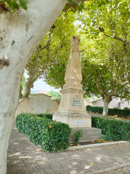 monument aux morts de Bedoin