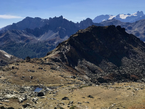 Petit lac point de repère au-dessus du replat de la Recare