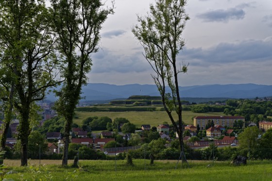 Vue sur la citadelle de Belfort et sur la ligne des Vosges