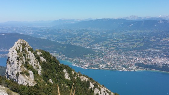 Vue sur la dent du chat depuis le Molard