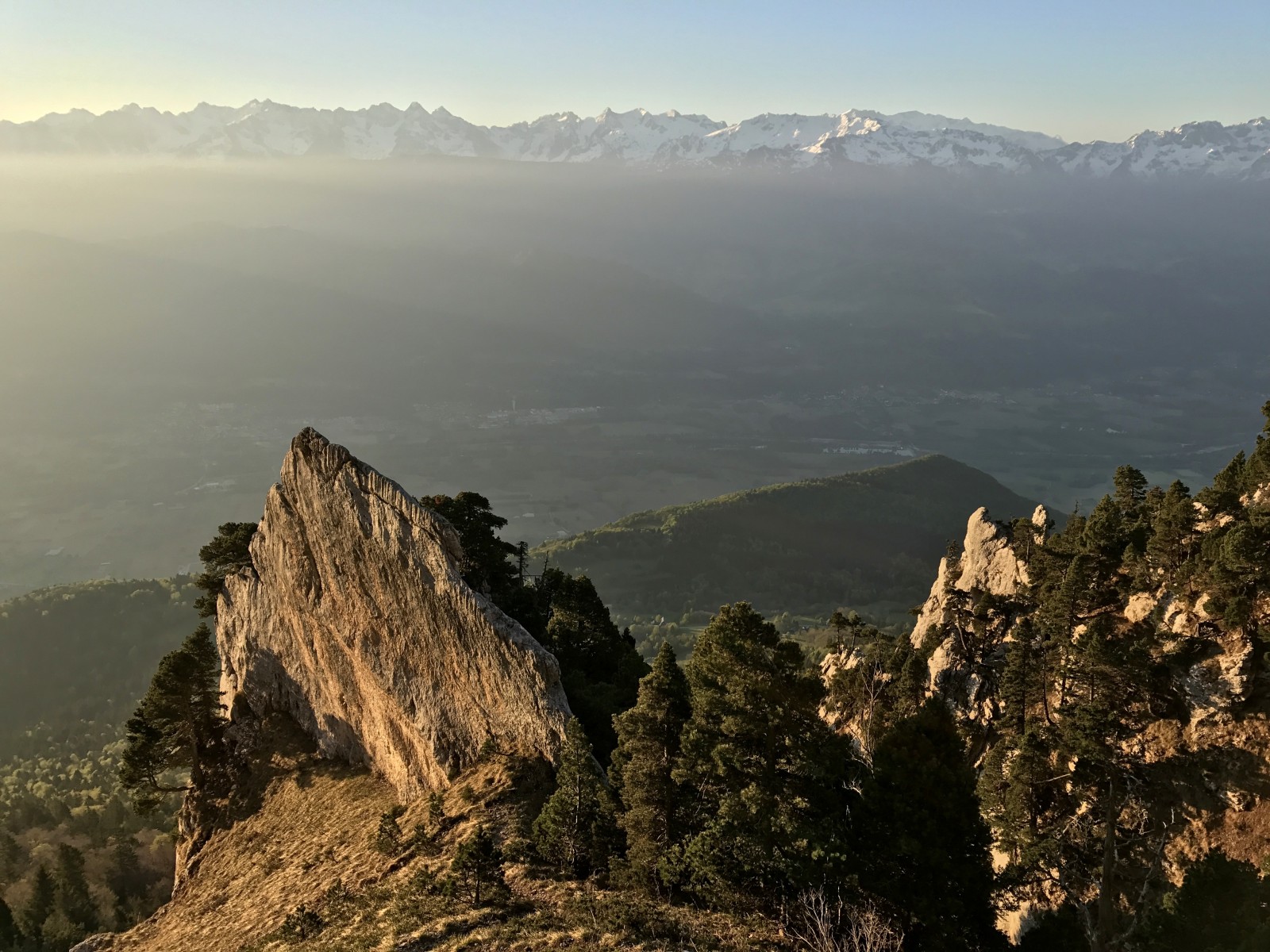 Écaille sous le pas de Ragris, point de repère à la descente