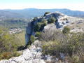 À l'est la Sainte Baume et les collines du Garlaban