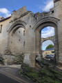 Ancien porche rue des Carrias