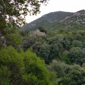 Au loin, le nuraghe Alvo