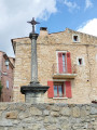 croix à l'angle de la rue des remparts et du chemin des sablières