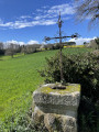 Croix dans la montée entre les points 1 et 2.