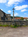 Croix de chemin dans le village