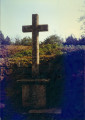 Croix Saillard et le champ cultivé à l'arrière