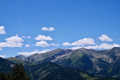 Encore de minuscules névés sur les massifs