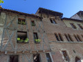 Façades près de la cathédrale à Cahors