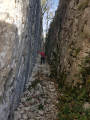 Roc des Abeilles depuis Roquefort-les-Cascades