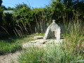 Fontaine de Saint-Guénaël associée à la chapelle du même nom