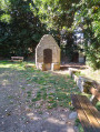 Fontaine et aire de repos