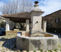 Fontaine et lavoir du hameau du Colombier