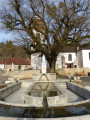 Fontaine lavoir au pied de l'église de Cerre les Noroy