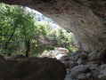 Grotte dans la gorge