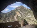 Aiglun, sa forteresse troglodyte et sa cascade
