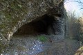 La grotte du Treuil depuis l'extérieur