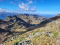 Lac Bleu et Vallon du Lacquet depuis le Pic Crémat