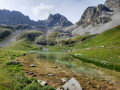 Lac du Râteau avec vue sur le col du Râteau