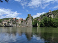 Laroque-des-Arcs sur la rive opposée du Lot