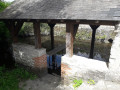 Lavoir sur le bord des Mées