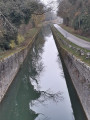 Le canal en ses murs