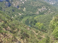 Le fleuve dans son écrin de verdure