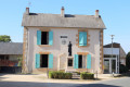 Mairie de Dunet et son monument aux Morts