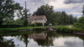 Maison de l'éclusier sur la canal du Berry