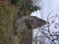 Le Menhir du Flat et le Colombier depuis Saint-Julien-Molin-Molette
