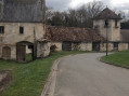 Menouville, pigeonnier et décors de cinéma