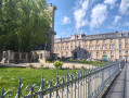 Monument aux Morts et Collège Saint Etienne