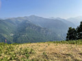 Panorama aire de parapente au-dessus d'Orus