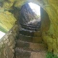 Passage dans la roche