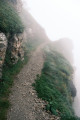 Passage vertigineux équipé menant vers l'étang de Gnioure