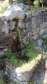 Petite fontaine en bordure de chemin