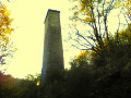 Pile du pont de chemin de fer inachevé