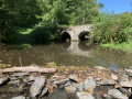 Pont en pierre enjambant la Nafraiture