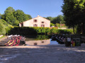 Port du Mazeau avec son embarcadère et un restaurant au Bord de l'eau