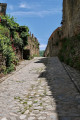 Rue et trottoirs empierrés