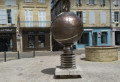 Sculture représentant le globe terrestre